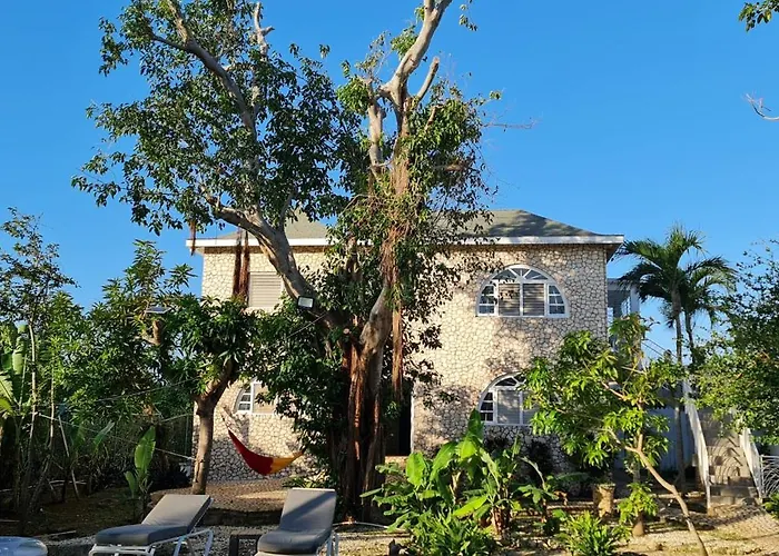 Ella Villa Negril